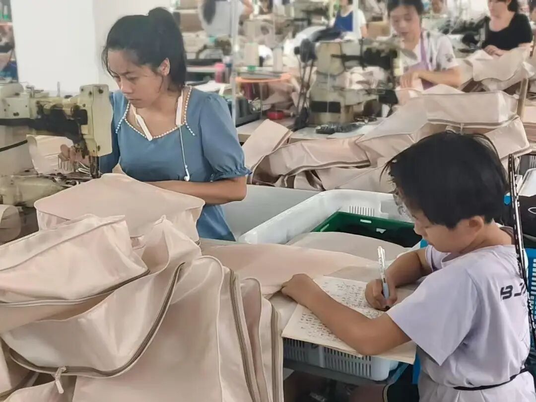 從人大應用經濟視角看箱包銷售 市場、策略與消費趨勢分析